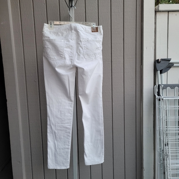 AEO | 4-SHORT White Skinny Jeans w/ Cream Embroidered Pattern EUC - Picture 10 of 14
